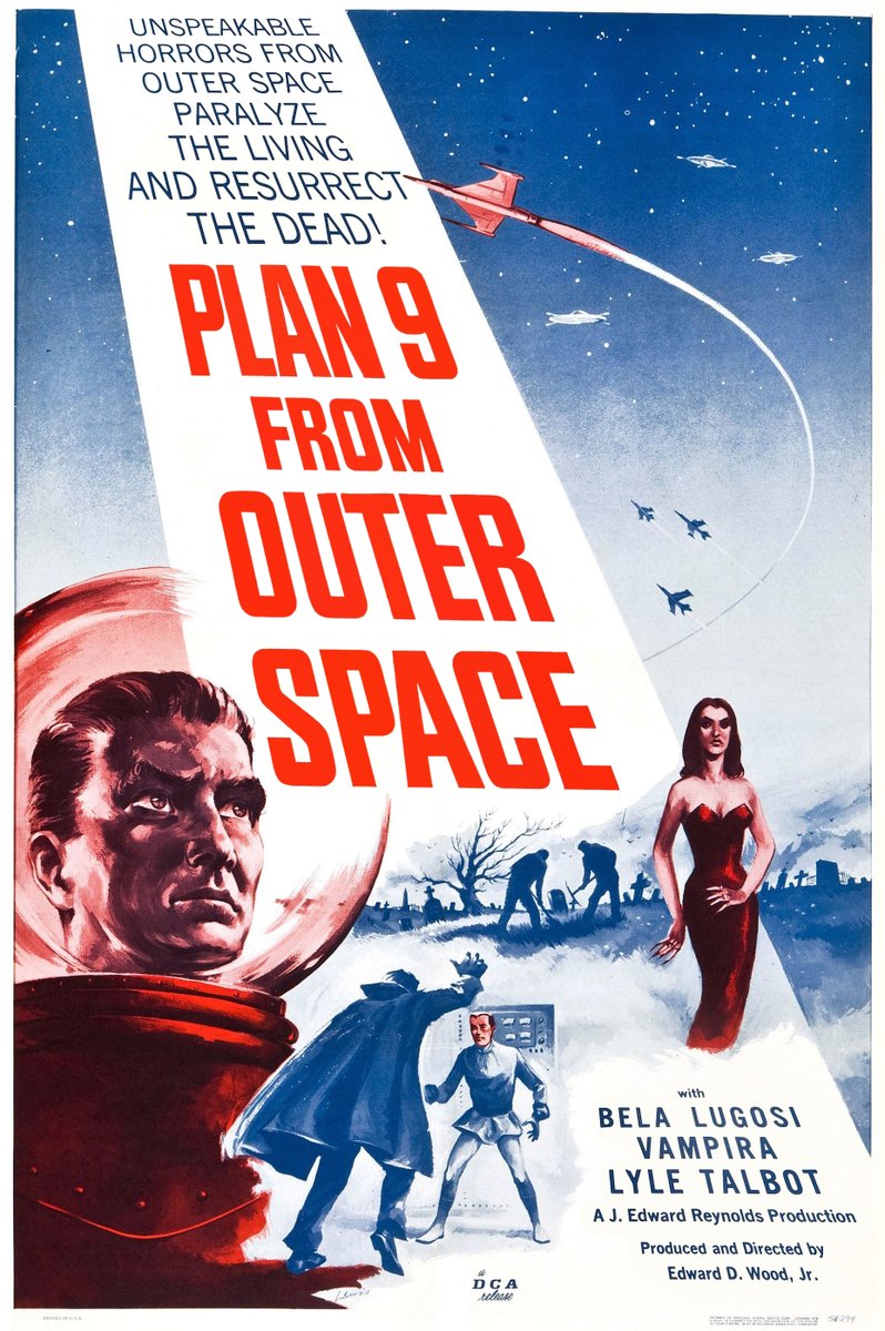 75. PLAN 9 FROM OUTER SPACE (1957)Sin paños calientes: una de las peores pelis de la historia. Un batido de elementos que no pegan, actores nefastos y dirección de función infantil. Pero no solo os hará disfrutar más de Ed Wood, es que como comedia involuntaria es DESCOJONANTE.