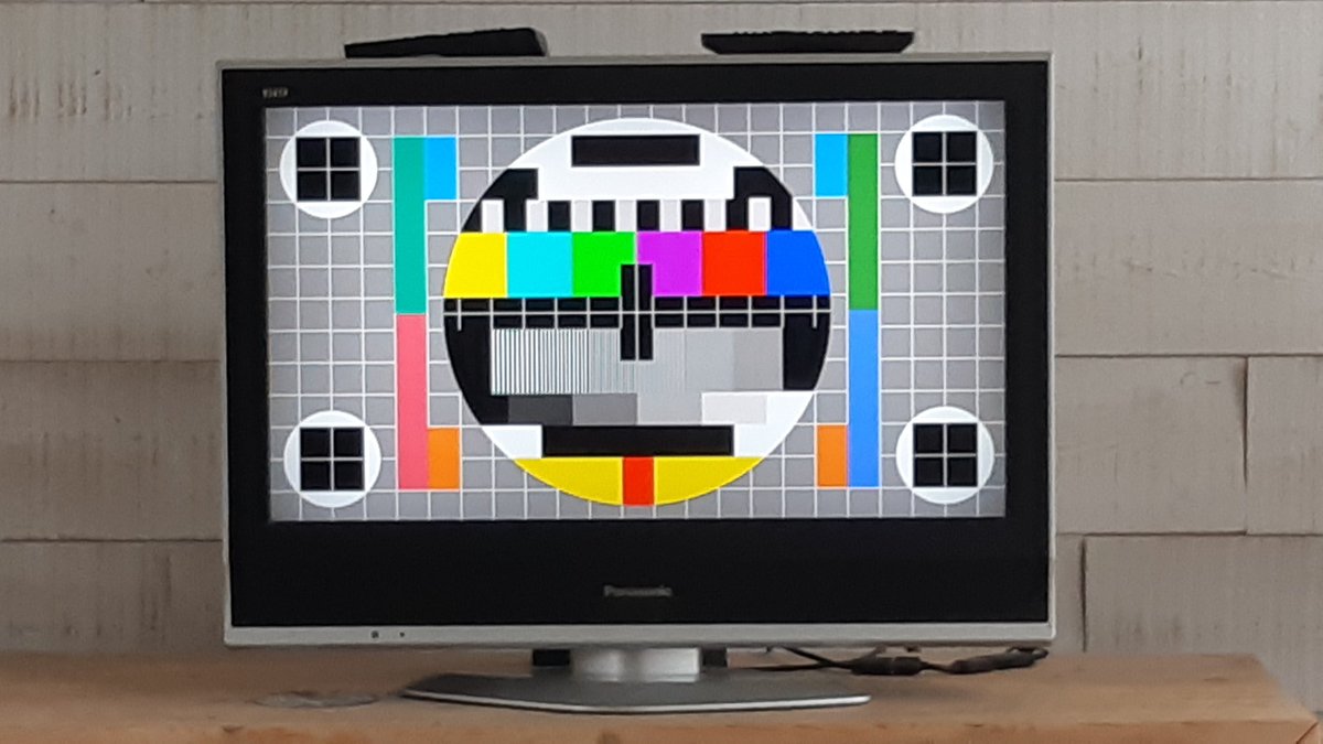 MyMark's tweet photo. Lange tijd geleden dat ik het testbeeld zag, streamingtestbeeld :-) in de #npoapp... #npo https://t.co/IazpR1wXT7