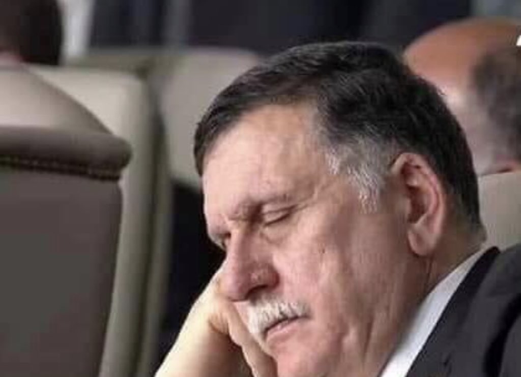 إذا كنت لا تستطيع خدمة الوطن
تنحى جانبا فهناك من يستطيع.

ياخونه ياسراقه 
#Libya #GAN #ليبيا