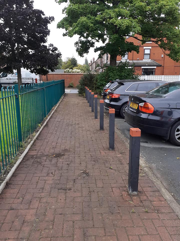 fospm16's tweet photo. Friends volunteers and @ncs (National Citizen Service) young volunteers spent 4h last week litter picking and clearing weeds by the Old Trafford Sports Barn! Thank you @LancsCricketFDN @NCSTrust @OneTrafford #ncs #wicketz #SeymourParkOT #LoveOldTrafford #KeepDoingGood https://t.co/lsNyWoOFqI