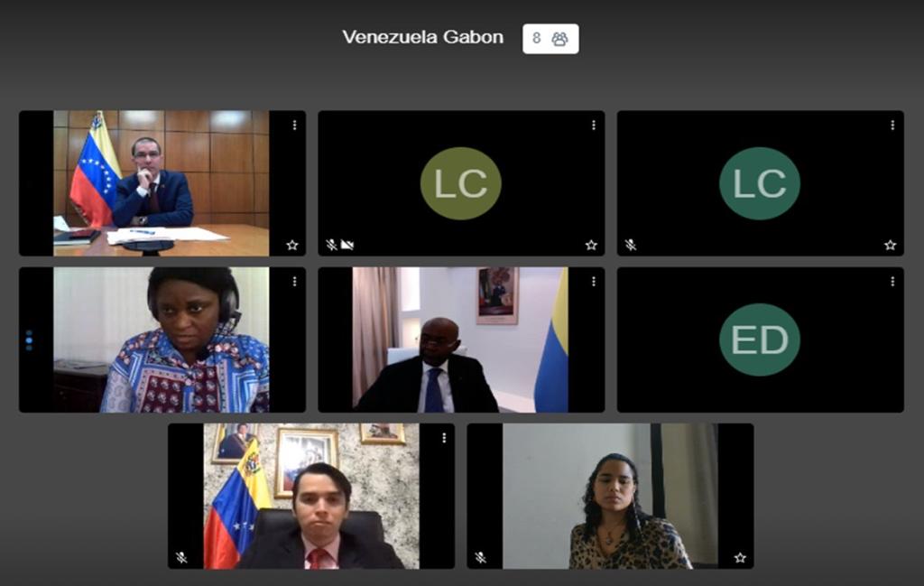 Cabe destacar que las relaciones diplomáticas entre Venezuela y Gabón datan desde 1975, y se han consolidado como parte de la visión histórica del comandante Hugo Chávez y que continúa con el Presidente @NicolasMaduro. #25Agos 🇻🇪🤝🇬🇦 #PueblosUnidosYSolidarios