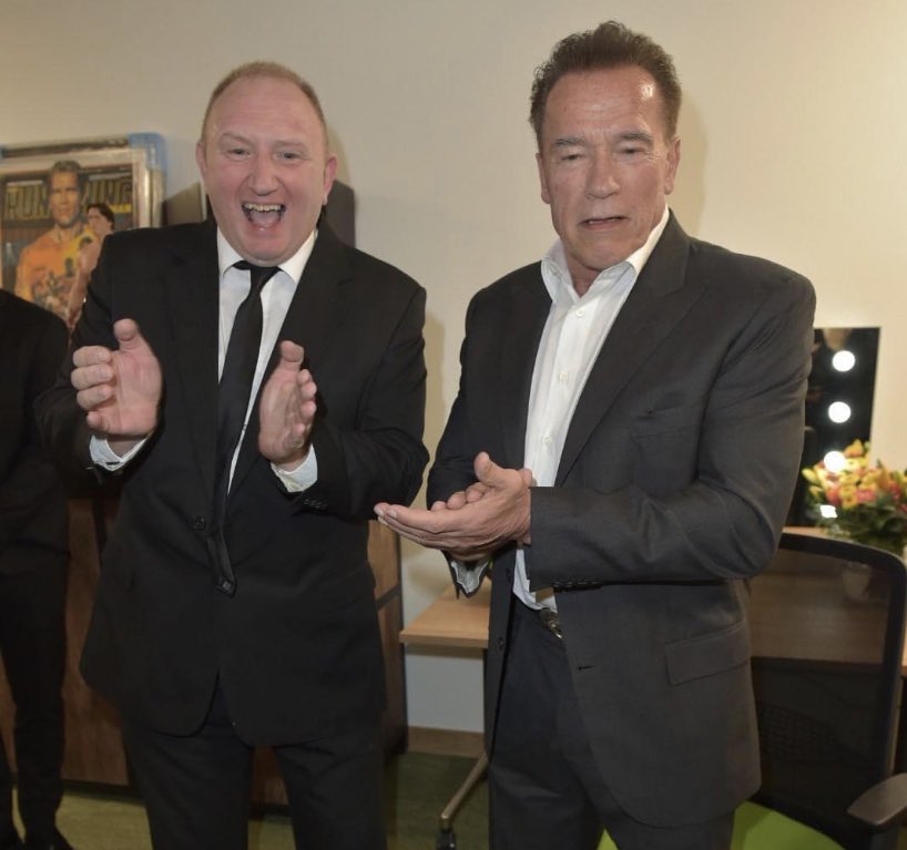 @CelebVM <a href="/StuArnoldEnts/">Stu Arnold</a> Even Arnold approves of my voice he says it’s Unbelivable so get a slice of it for your freind , best wishes Stu Arnold Inpresionist