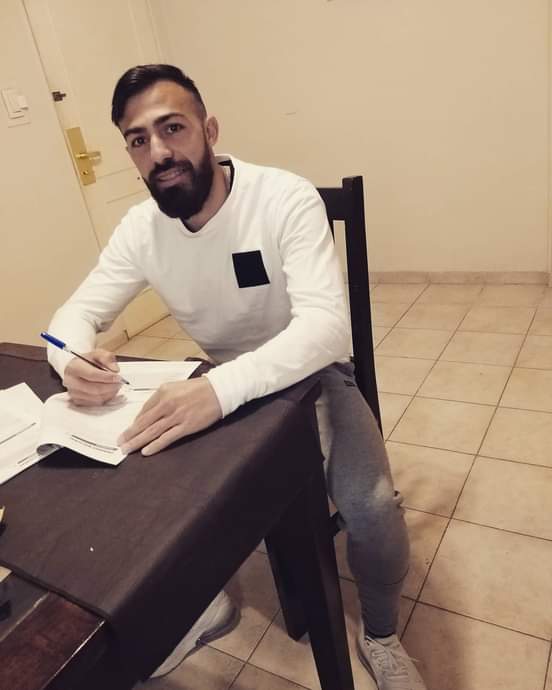 JavierRamponell's tweet photo. @topoduche El 'chico de pueblo' que entró por el portón de #ArgentinoDeMerlo con un bolso lleno de sueños, con mucha timidez para las entrevistas y que viajaba en 2-3 colectivos para llegar a entrenar, hoy logró cumplir su sueño y pego un gran salto a la #PrimeraNacional. #Exitos https://t.co/zlwMXVMHWW