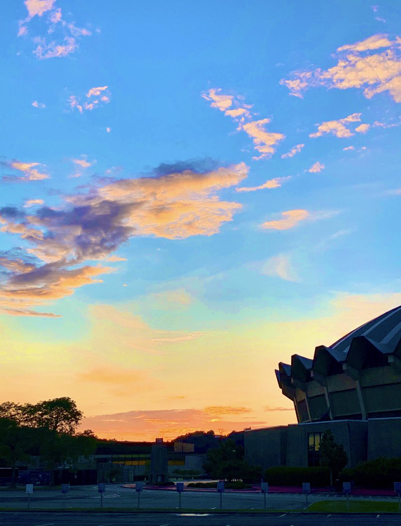 Here are some recent Morgantown sunsets & sunrises to brighten your day. (A thread)