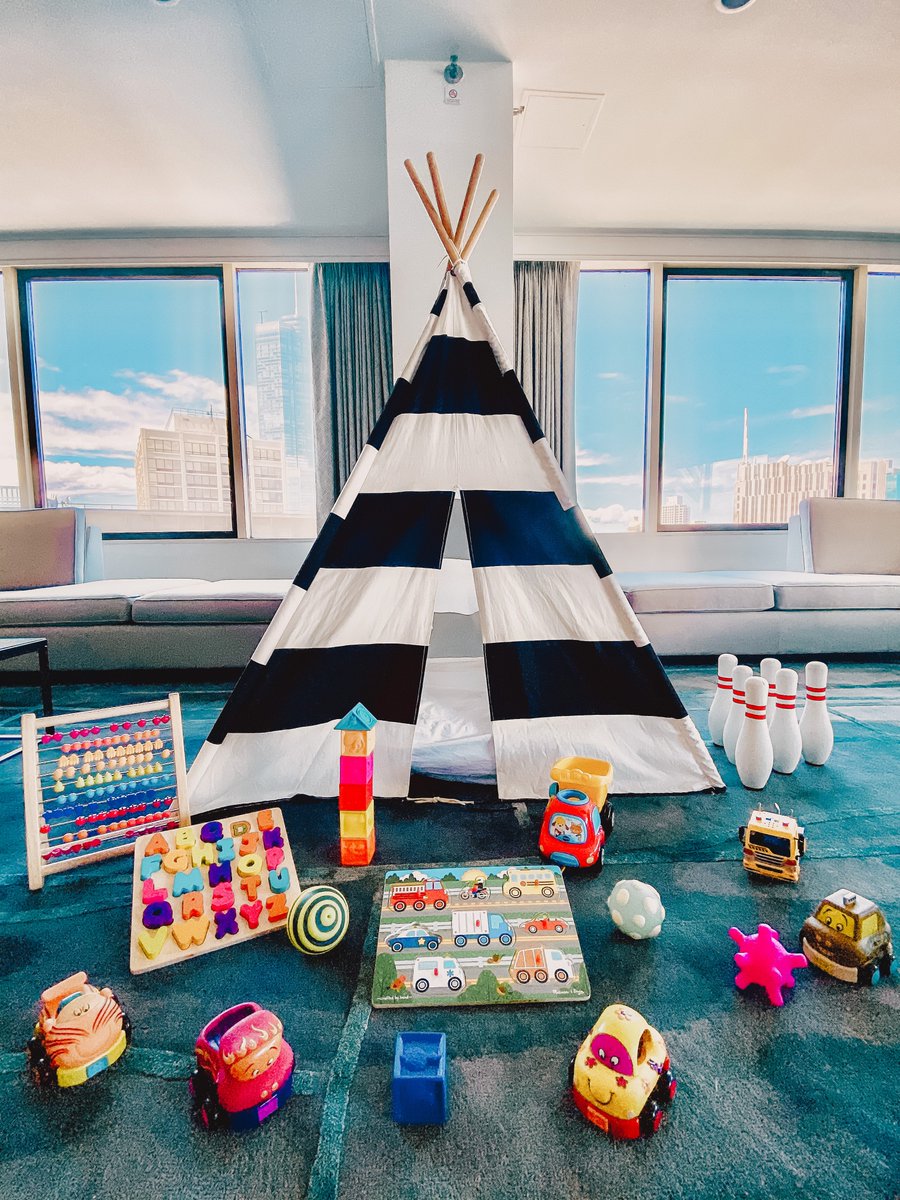 Step into our Kids Suite where you’ll be greeted with tasty treats and toys for everyone 🎳🖍🍬 Don’t worry parents, we got this! Our Kids Suite packages also include daily breakfast and a complimentary in-room movie. To book visit: bit.ly/2kt2L16