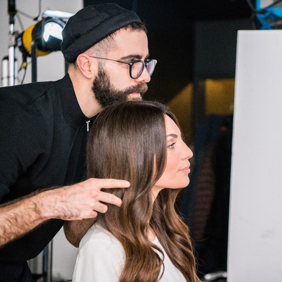 LorealProVe's tweet photo. "La Belleza es una fuerza poderosa que nos hace avanzar
La Belleza no se limita a la apariencia
La Belleza nos da confianza en nosotros mismos, en quiénes queremos ser, y en nuestra relación con
los demás" L'Oréal's Purpose

¡Gracias a Estilistas!

#FelizDiadelEstilista https://t.co/59T334Q1Vo
