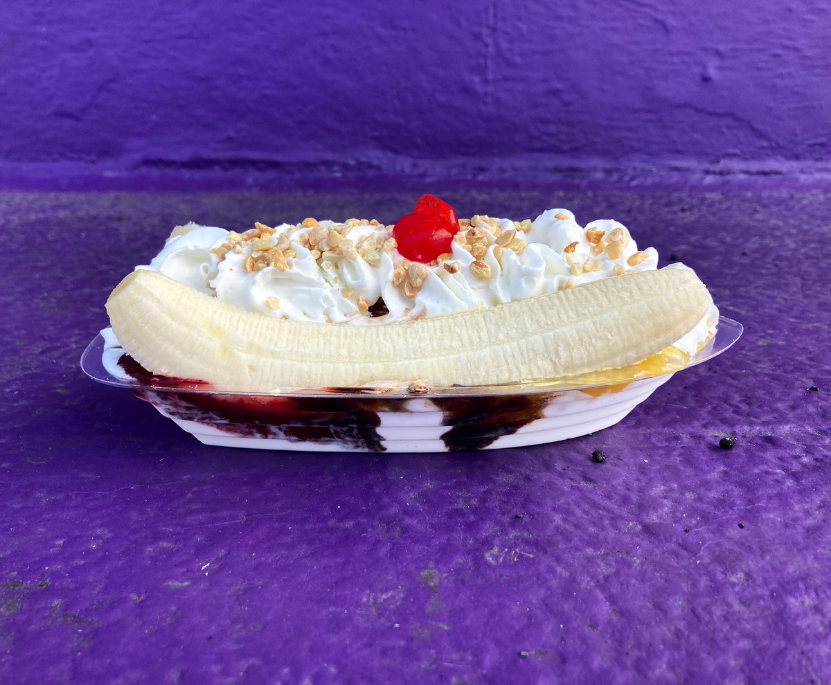 Did you know it’s National Banana Split Day?! We didn’t either when we snapped this shot the other day! Must be a sign it’s your turn to come try one today from 3-9pm!
Typical banana boats come with cherry, chocolate syrup, &amp; pineapple and nuts! But feel free to get creative 🧑‍🎨👨‍🎨