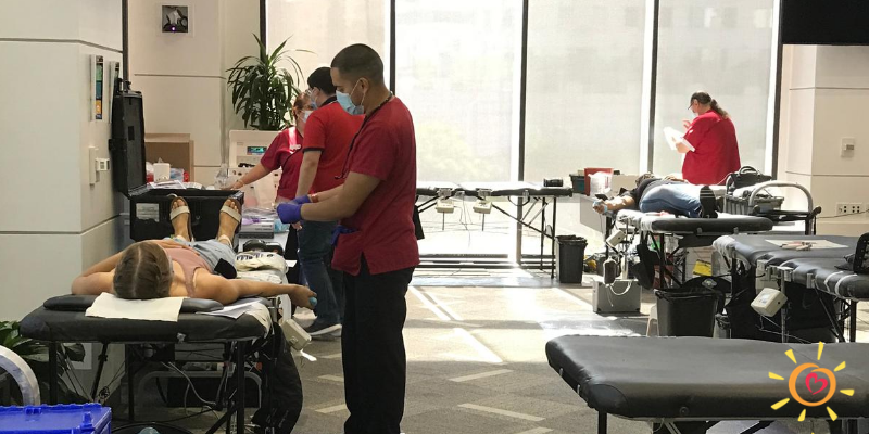 LACareHealth's tweet photo. 37,000 blood drives across the country have been cancelled because of #covid19, causing a severe blood shortage. L.A. Care continues to host its blood drives with the help of @RedCross to help counteract this shortage! #Elevatinghealthcare https://t.co/tgkHnvNMEF https://t.co/kkwyPlEd0o