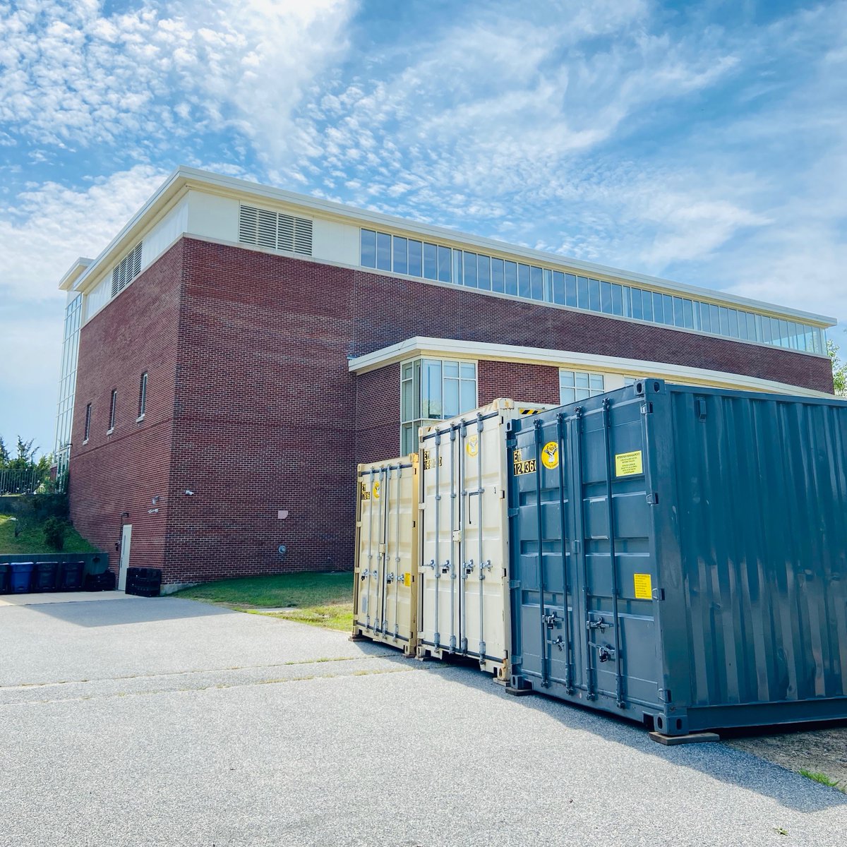 EagleLeasing's tweet photo. Behind every school...there's an Eagle container helping it safely reopen. 

Don't get stressed. #GetEagle https://t.co/pbsZsYYJiI
