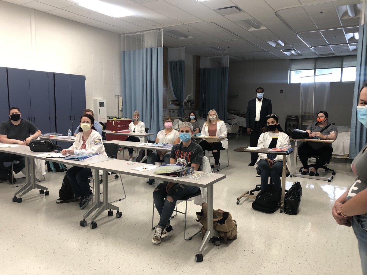 bctc_chancellor's tweet photo. Our ⁦@bluegrassctc⁩ next generation of Essential Workers ⁦⁩ learning #HealthyAtBCTC #BCTCProud #MaskupKy ⁦@KCTCS⁩ https://t.co/vJM51I7XWh