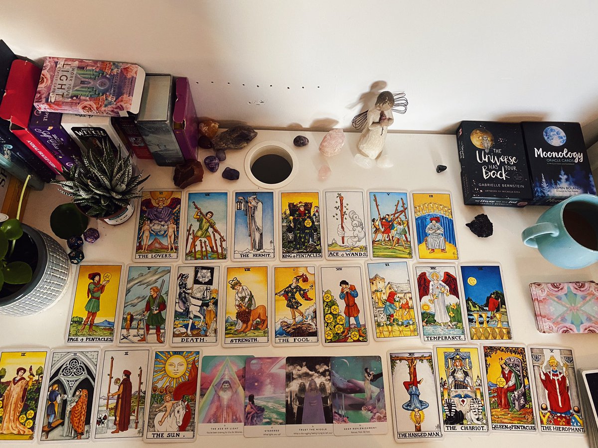 Earth signs  what this connection is trying to show you and what you need to heal, tarot reading - So straight away I’m seeing that this connection is really teaching you how to come out of your shell! Many of you may have in the past dealt with people who were really