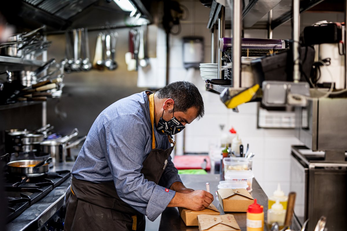 ¡Mañana volvemos al tajo! Si nos echas de menos, puedes remediarlo a golpe de click ➡️ bit.ly/reservaytarama… ✌🏻🍴

#somosTaramara