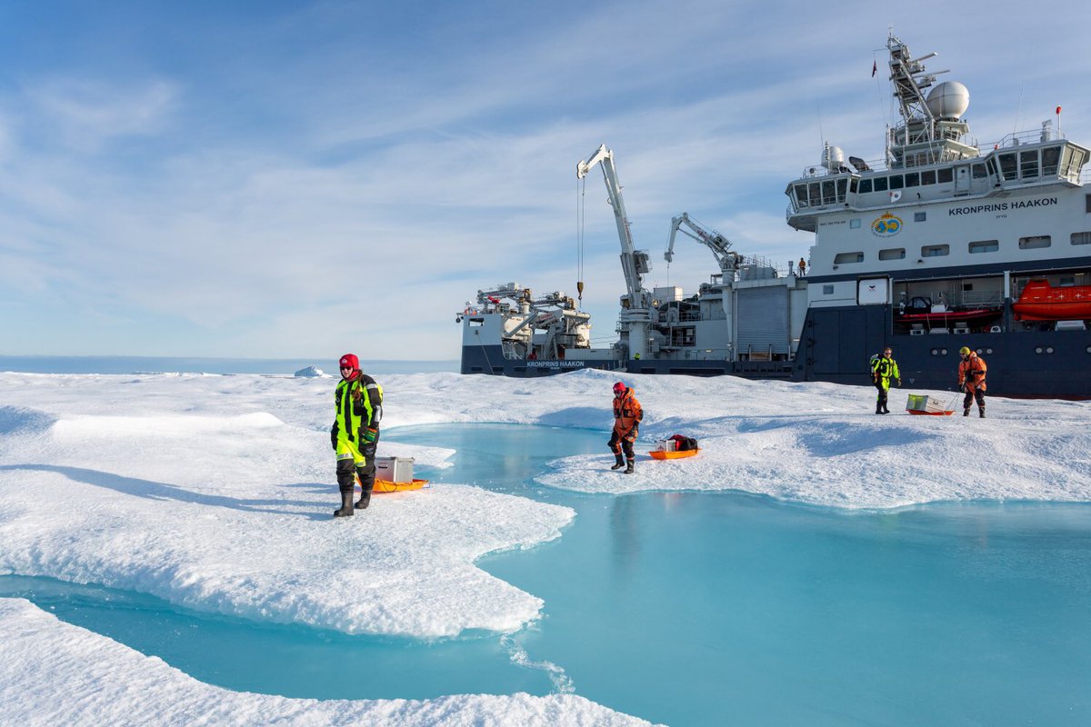 30 yrs of sea ice time series! Annual @NorskPolar #FramStrait cruise starts #Arctic #ClimateChange npolar.no/nyhet/skal-jak… Photo Elin Vinje Jensen, Jean Negrel