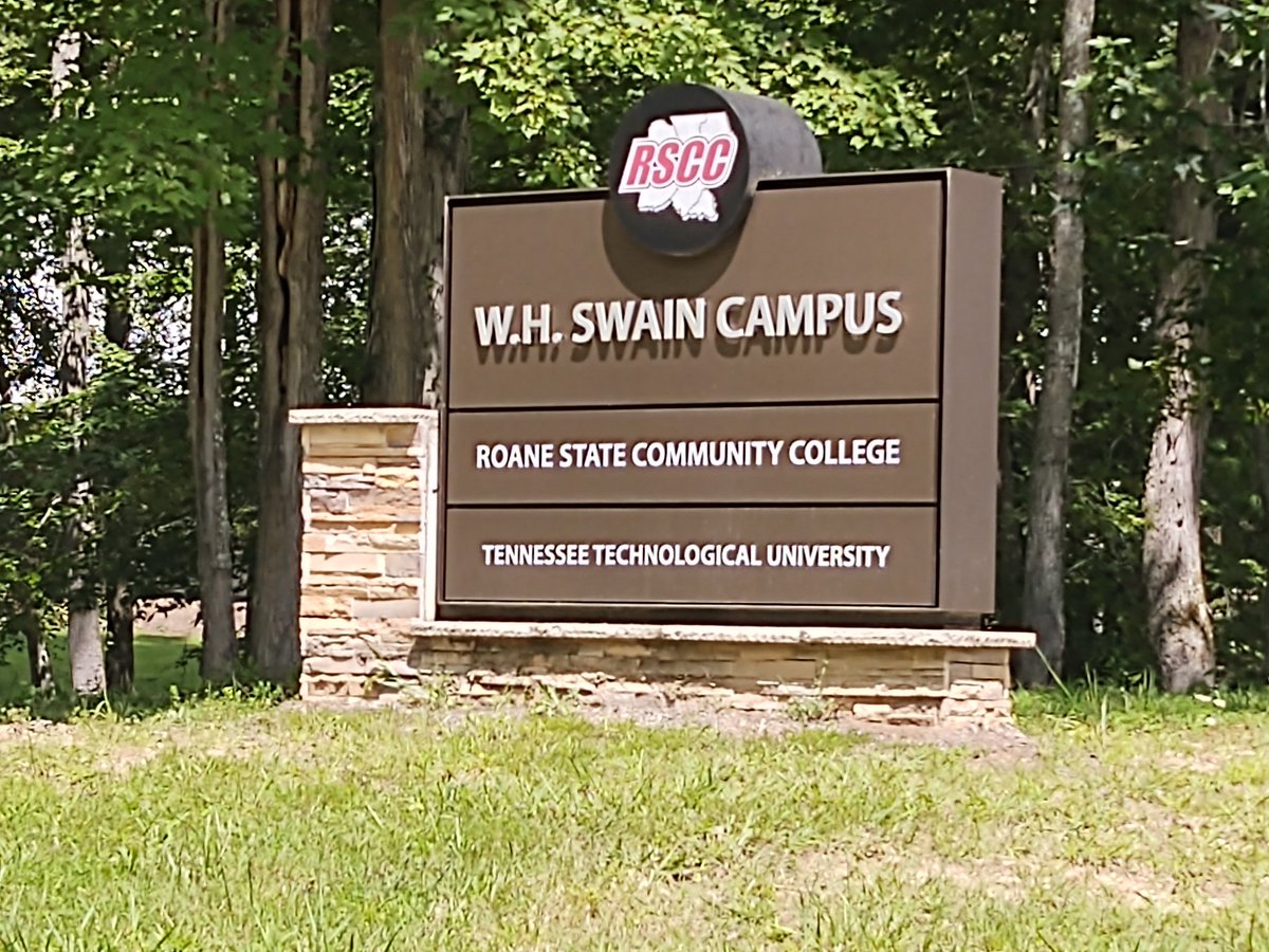 ChrisLWhaley's tweet image. #WelcomeBackWeek @RoaneState Scott County campus ... We're so grateful for our 2+2 partnership with @tennesseetech @TTUPrezPhil #CommunityIsOurName