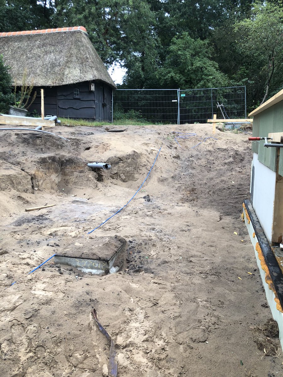 insthulsman's tweet photo. In Ommen zijn we samen met #horstobouw bijna de grond uit, de kelderdekvloer ligt er op en de leidingen kunnen er in. https://t.co/cf5Fh2agnd