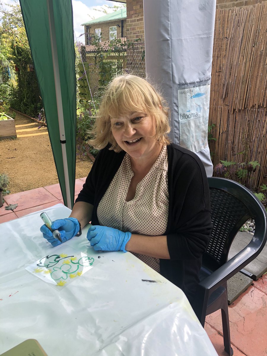 SharonStevenage's tweet photo. What a delight to visit fabulous Red Shed project in Bedwell. This unique charity deliver gardening &amp; other therapeutic activities for those with dementia &amp; their carers. Because they are based in St Vincent de Paul school grounds, the children benefit from gardening activity too https://t.co/itjdqyFKuZ