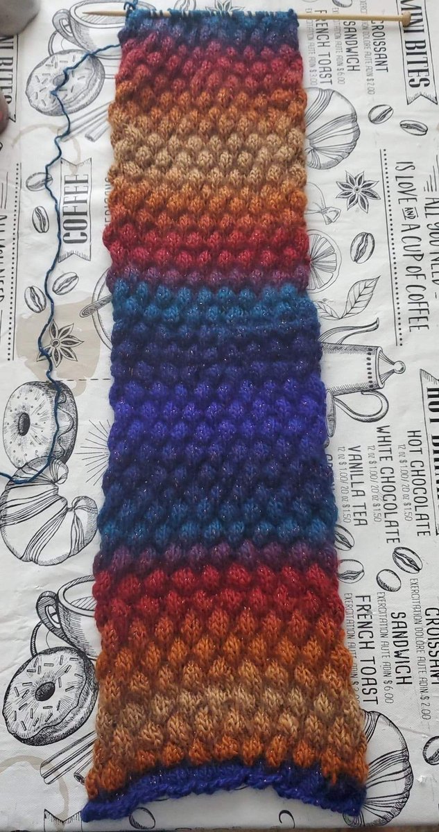 blamefulsea's tweet photo. I've been working on this while writing helps me think... sometimes 😅 #knitting #knitwhilewriting #ineedtofocus https://t.co/OwcVe5Ko7r