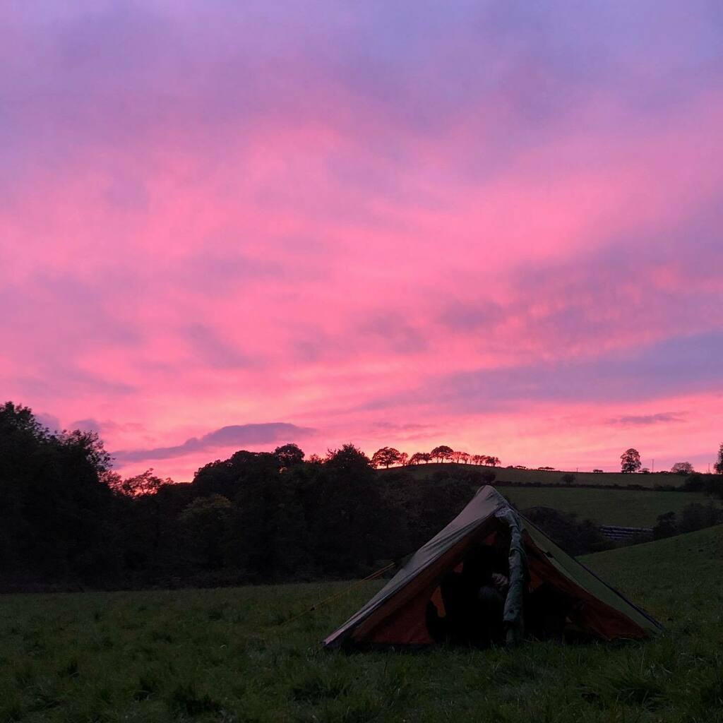 Splodz's tweet photo. There’s a new post over on Splodz Blogz all about hiking the Brenig Way, a 32 mile way marked route from Corwen to Llyn Brenig in Denbigshire, North Wales. 
 
I spent a weekend walking and wild camping the route with @lovinglifeinwellies @leannedwns and … https://t.co/pYsDna0b7u https://t.co/iVL6w0so0p
