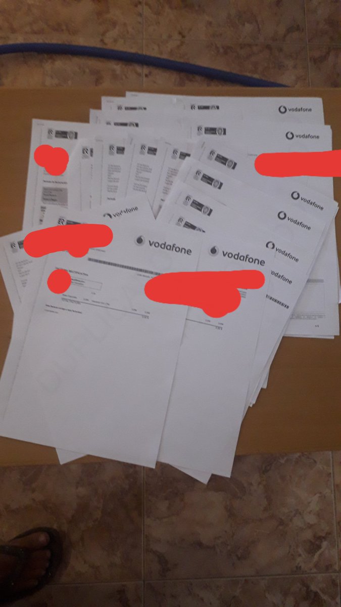 jomi_rod's tweet photo. @vodafone_es ineptos. Me deben dinero y niegan portabilidad. 36 facturas, abonos,rectificaciones facturas,facturas a 0€,duplicado cuentas,etc sólo en lo que va de año. Más de 20 reclamaciones desde febrero, más de 70 llamadas a atención al cliente y todo sigue igual.#Vodafone https://t.co/3MsrH6VdtD