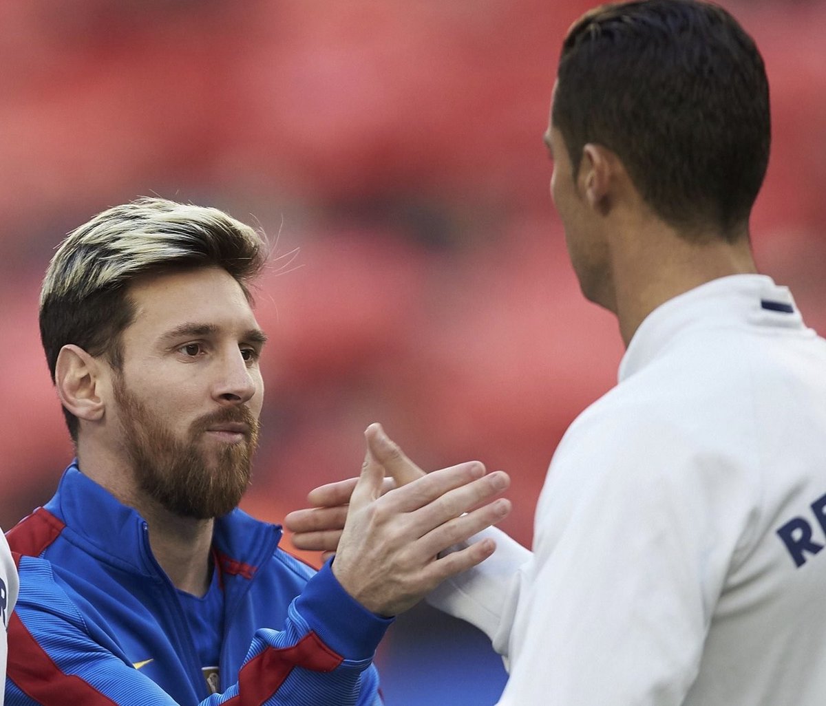Algún día tenía que llegar: primero Cristiano, hoy Leo.

G R A C I A S   Ronaldo
G R A C I A S.  Messi

Hemos gozado con una de las grandes rivalidades de la historia del deporte.

Nada será igual a partir de esta temporada.
