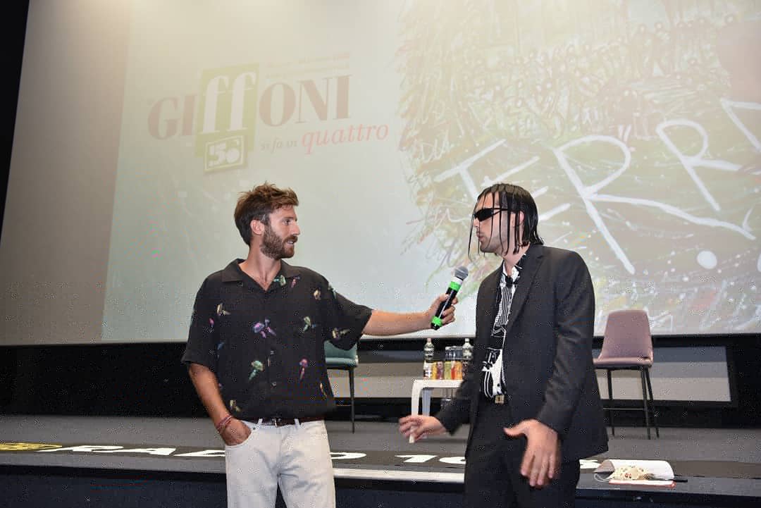 giffonifilmfest's tweet photo. "Qui a Giffoni nascono i sogni e con le speranze prendono il volo". #FrancescaMonte racconta il suo nuovo progetto #Alièn, concluso con uno #Shortmovie diretto da Paolo Hanzo. In collegamento streaming da Milano Sara Potente, A&R di Sony Music Italy. https://t.co/37mQUEt4rJ