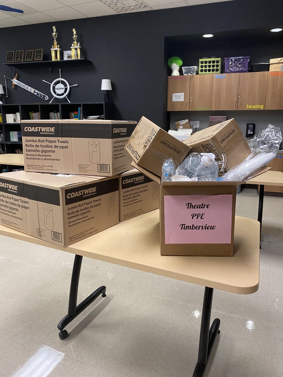 Shoutout to <a href="/KISDFineArts/">Keller ISD Fine Arts</a> leadership for, as per usual, making sure they take extremely good care of their fine arts teachers. Cleaning supplies and PPE galore -- we appreciate you greatly! <3 This is preparedness. 👍