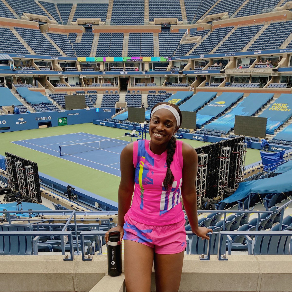 SloaneStephens's tweet photo. No place like it 🤗 https://t.co/w8HlPm8Dtq
