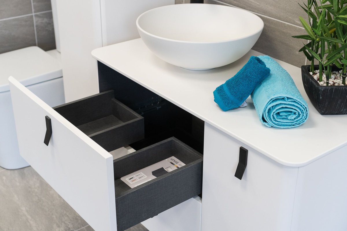 amsplumbers's tweet image. We love this Salgar - Uniiq Wall Hung Cabinet and Vessel Basin which comes with white, black or chrome handle options. This popular range is currently on display at our Southport Showroom.
To view the full range please visit our website or ask a member of staff in branch.
