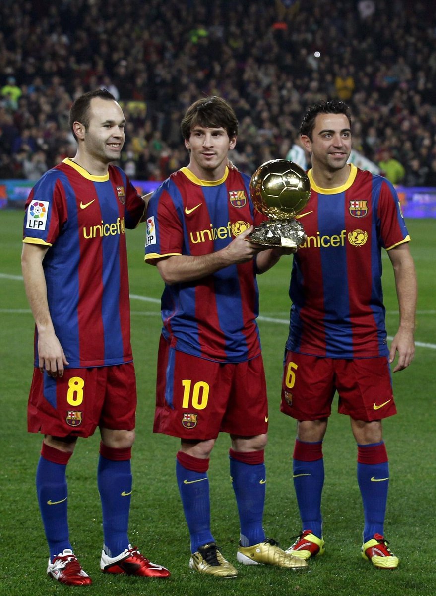 fernandojesuss's tweet photo. Yo soy Madrid! Pero cómo olvidar cuando lo ganaba todo el #Barcelona.
Xavi = El toque
Iniesta = El cerebro
#Messi = Gol

Messi era feliz y todos https://t.co/OcoQtZJd5r