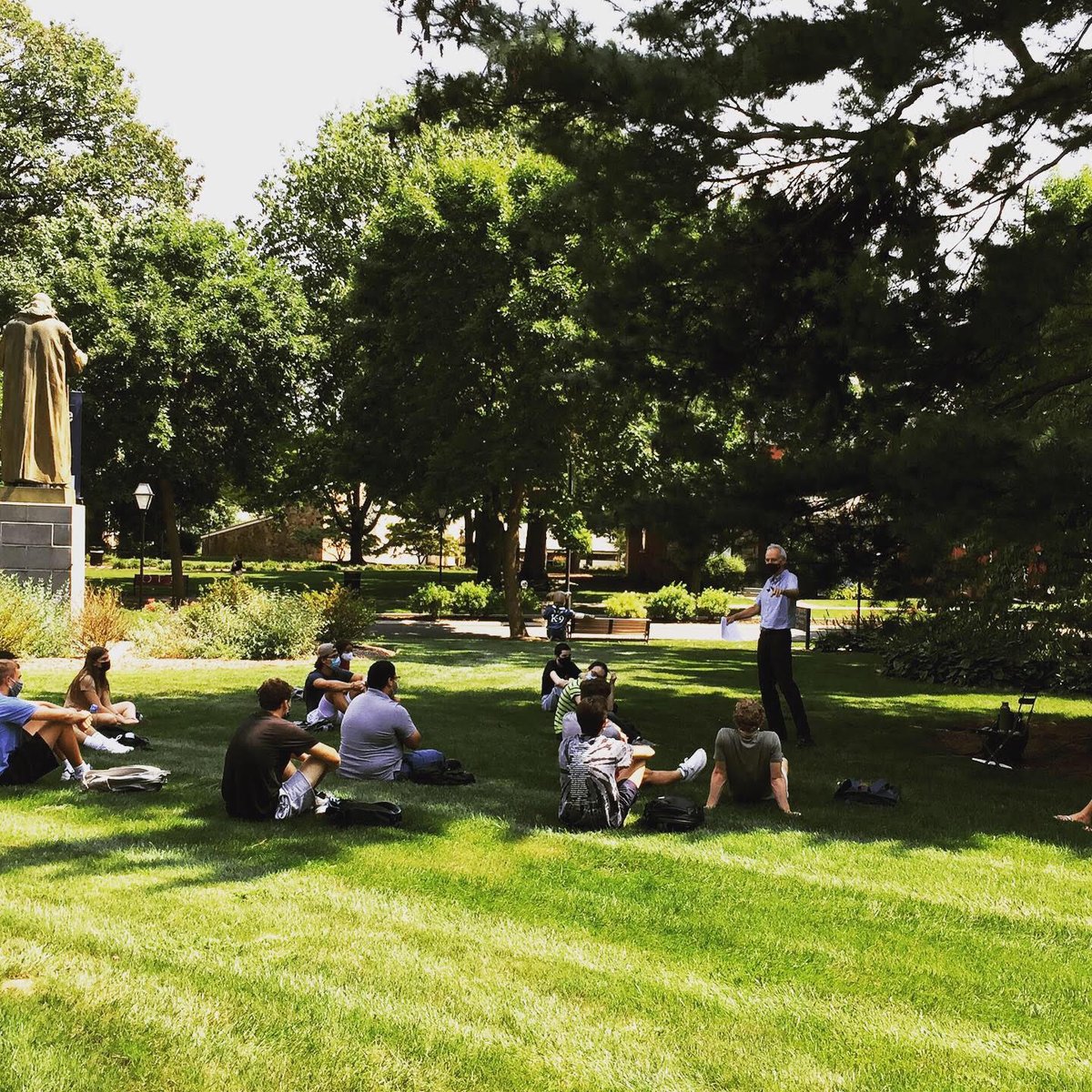 Teaching (outdoors) in the Age of Coronavirus. 1st session of my 1st-year writing seminar. Good weather helps! #moraviancollege