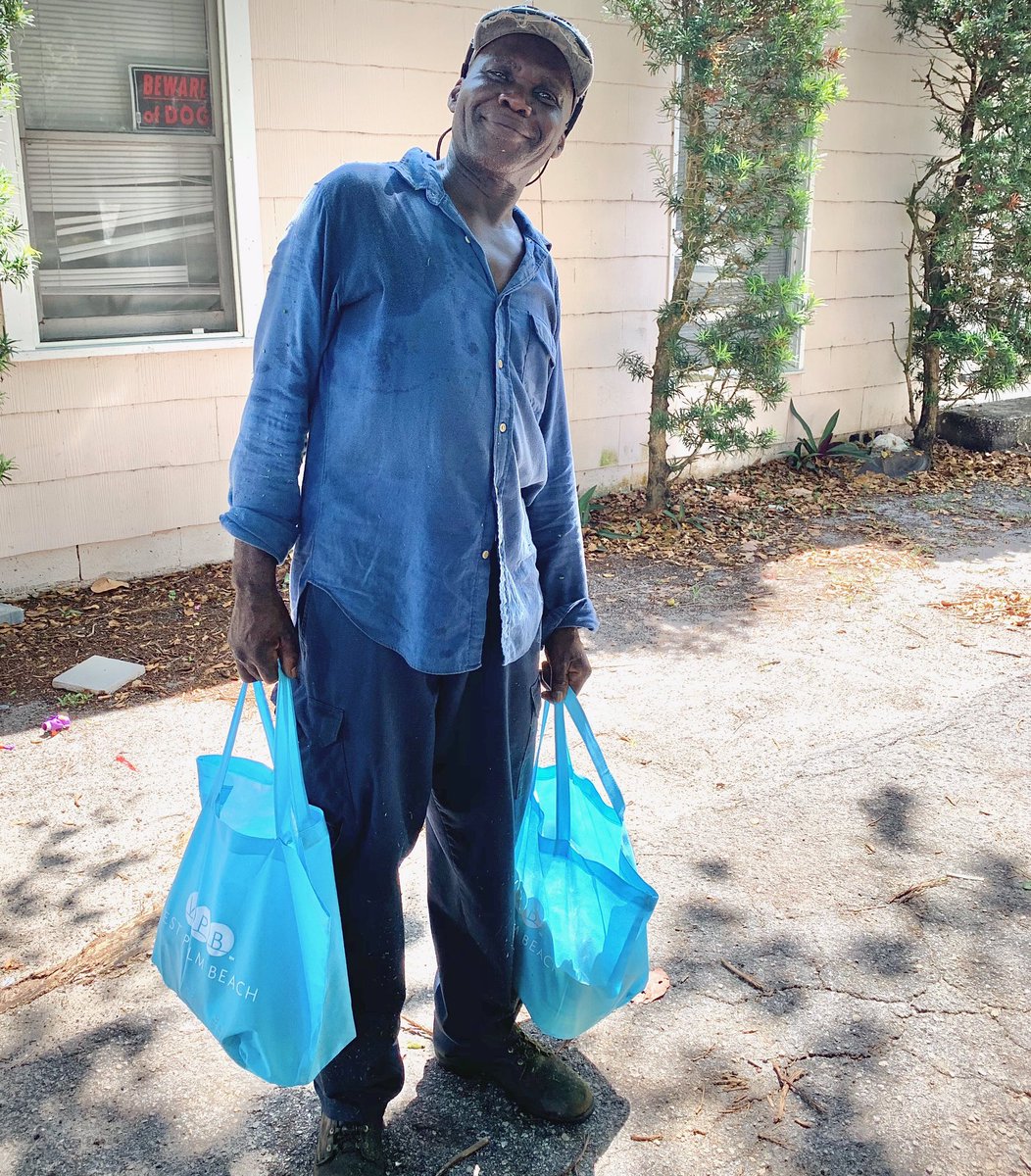 WestPalmPD's tweet photo. Over 2,300 families have received food deliveries from officers thanks to Operation Blue Bag. We love our partnerships with @westpalmbch, #Havana, and 
#OriginChurch. #community https://t.co/D7tZtO5gcu