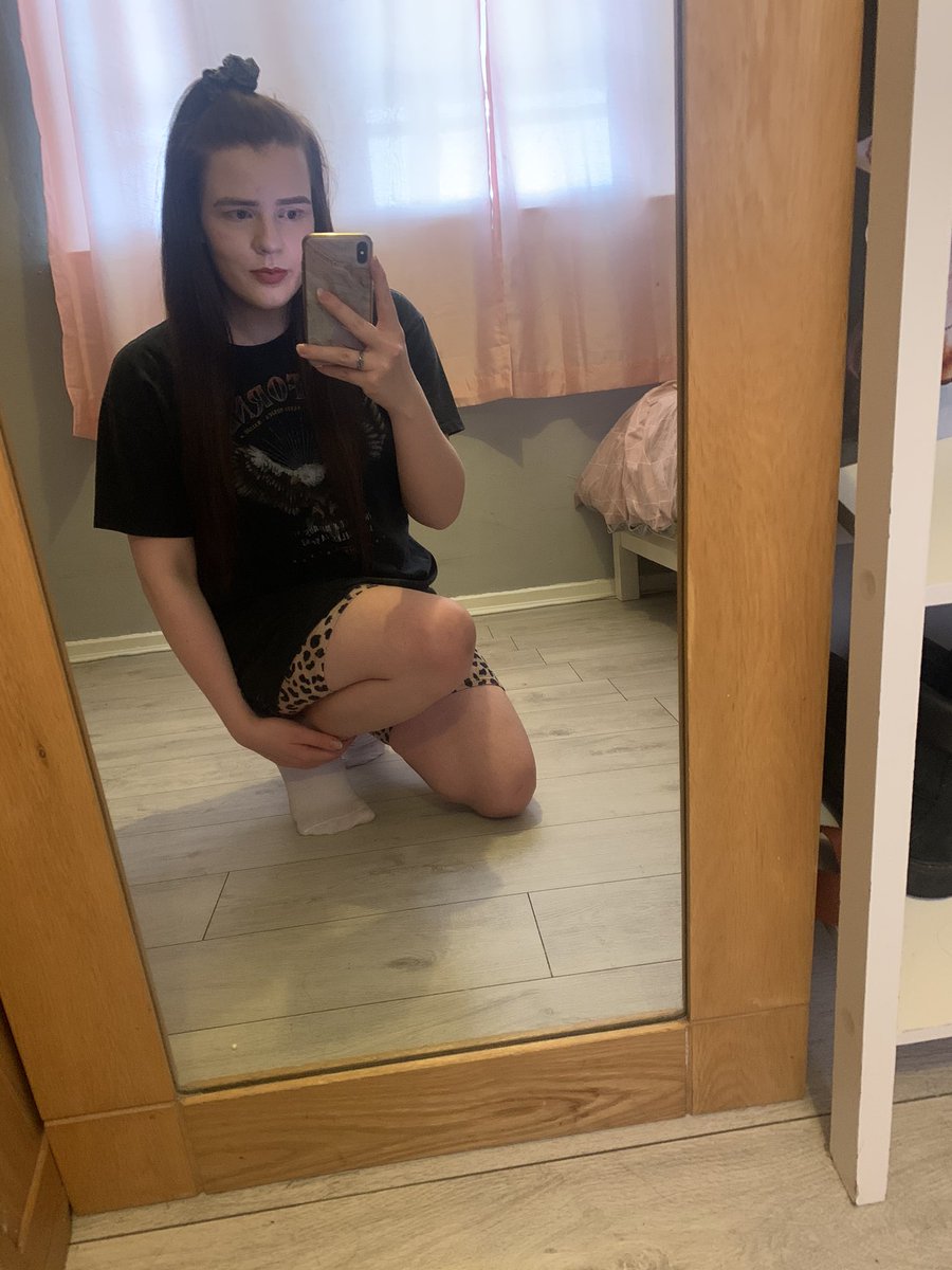 buckssunrise's tweet image. “Shout out to the old me and everything you showed me
Glad you didn't listen when the world was trying to slow me
No one could control me, left my lovers lonely
Had to fuck it up before I really got to know me” #redteam #STREAMOLDME #oldme #CALMPromoComp