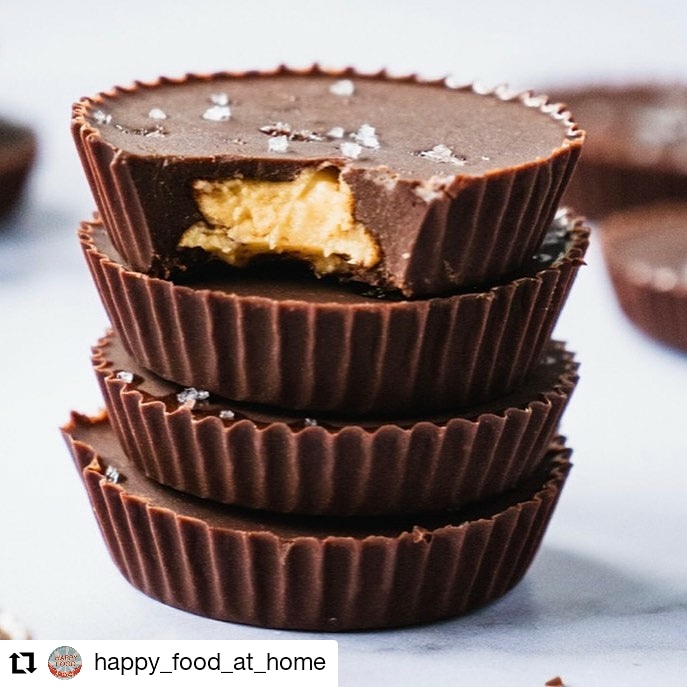 Looking for something sweet? #vegan & #Sugarfree from @HappyFoodatHom1 at €3.50 * Snickers Bar * Bounty Bar * Peanut butter cups * Pistachio and peanut balls