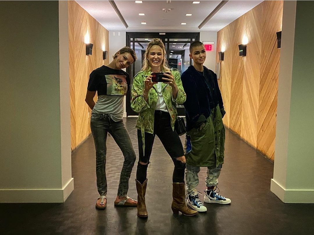 macallanupdates's tweet photo. PHOTO | "Channeling our inner TLC" (via @caitylotz on Instagram) https://t.co/fMy0bPDil2