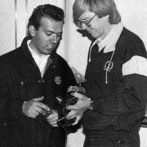 UnracedF1's tweet photo. Lamberto Leoni and Ricardo Divila are discussing stuff. Ricardo Divila was the designer of the First 189. The car had some sexy lines, though the #F1porn was only on the bodywork. The car lacked temperature issues and speed (sadly). #RetroF1 #Formula1 #F1 #Formule1 #FirstF1 https://t.co/B70c01R4gD