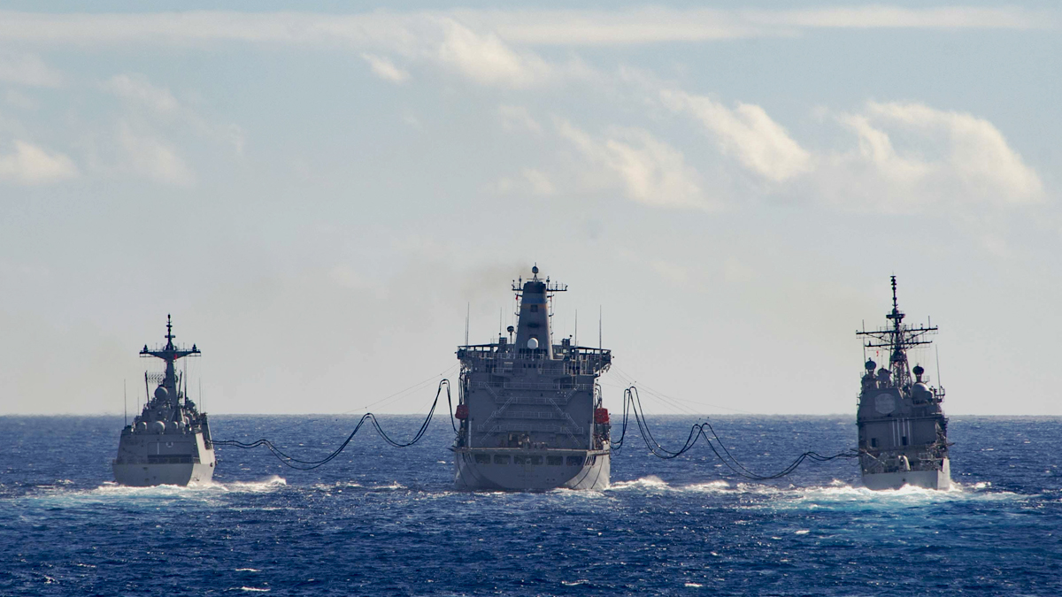 Underway replenishments with oilers like #HMASSirius and #USNSHenryJKaiser are enhancing interoperability while sustaining the ships of #RIMPAC 2020 during the at-sea-only exercise. #NavyPartnerships @RimofthePacific