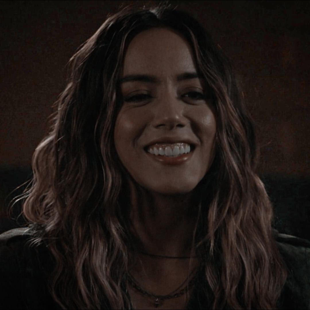 Ok I thought they did a great job with the AOS ending. They kept the theme of family & that it doesn't end even if they go their separate ways:-Daisy got 2 families (shield & kora), is leading a team in space ( #quakespinoff), & got the love of her life, Sousa   @chloebennet