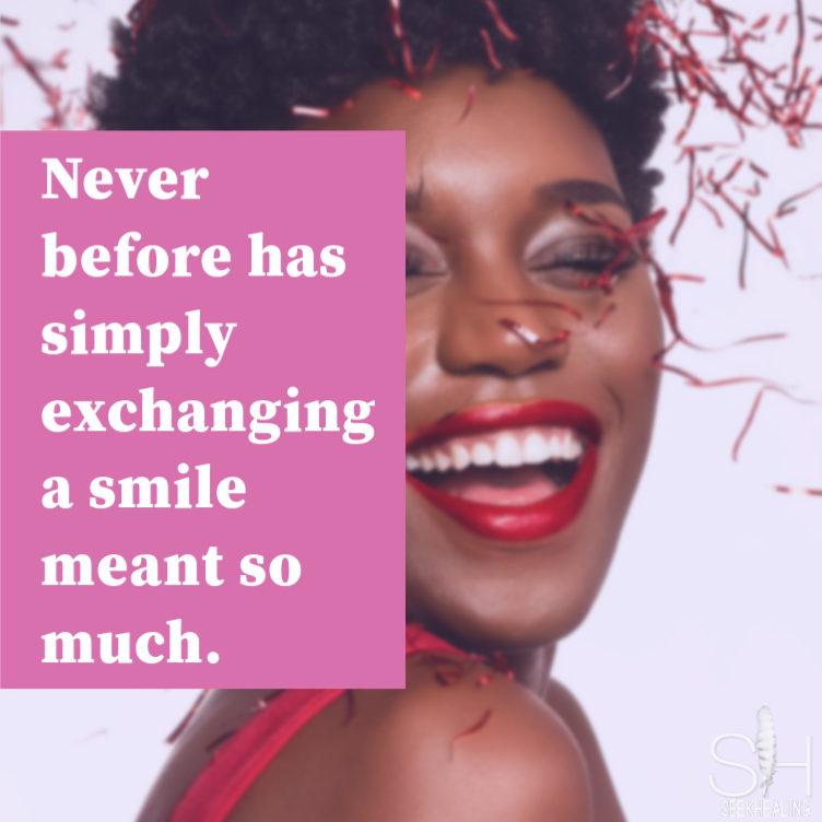seek_healing's tweet photo. Especially in a world where there is a lot of uncertainty circling around us, a smile is something we can always count on. It is one of the simplest ways to quickly make a small connection with someone✨ https://t.co/Tl0Oeh4G16