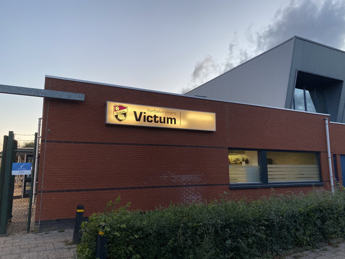 janoverweg's tweet photo. Vanavond @KCAntilopen met m’n dochter Iris tegen #Victum @gemHouten Mooie sportieve wedstrijd. Over de uitslag geen commentaar 😉 https://t.co/URkmj5JZ6j