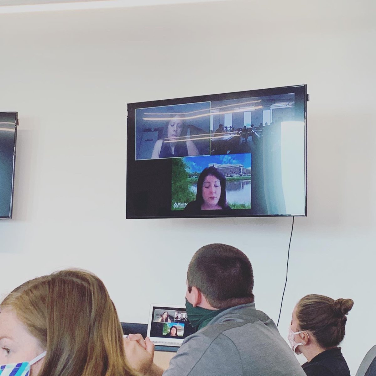 EMUSportsMed's tweet image. 👋 The Gang’s All Here❕
The EMU sports med staff is FINALLY back for our annual staff orientation! Day☝️is reviewing/updating policies &amp;amp; meeting with our awesome resources and support staff!🦅 We’re SO excited to be together(while still spaced out &amp;amp; masked up) and ready to work!