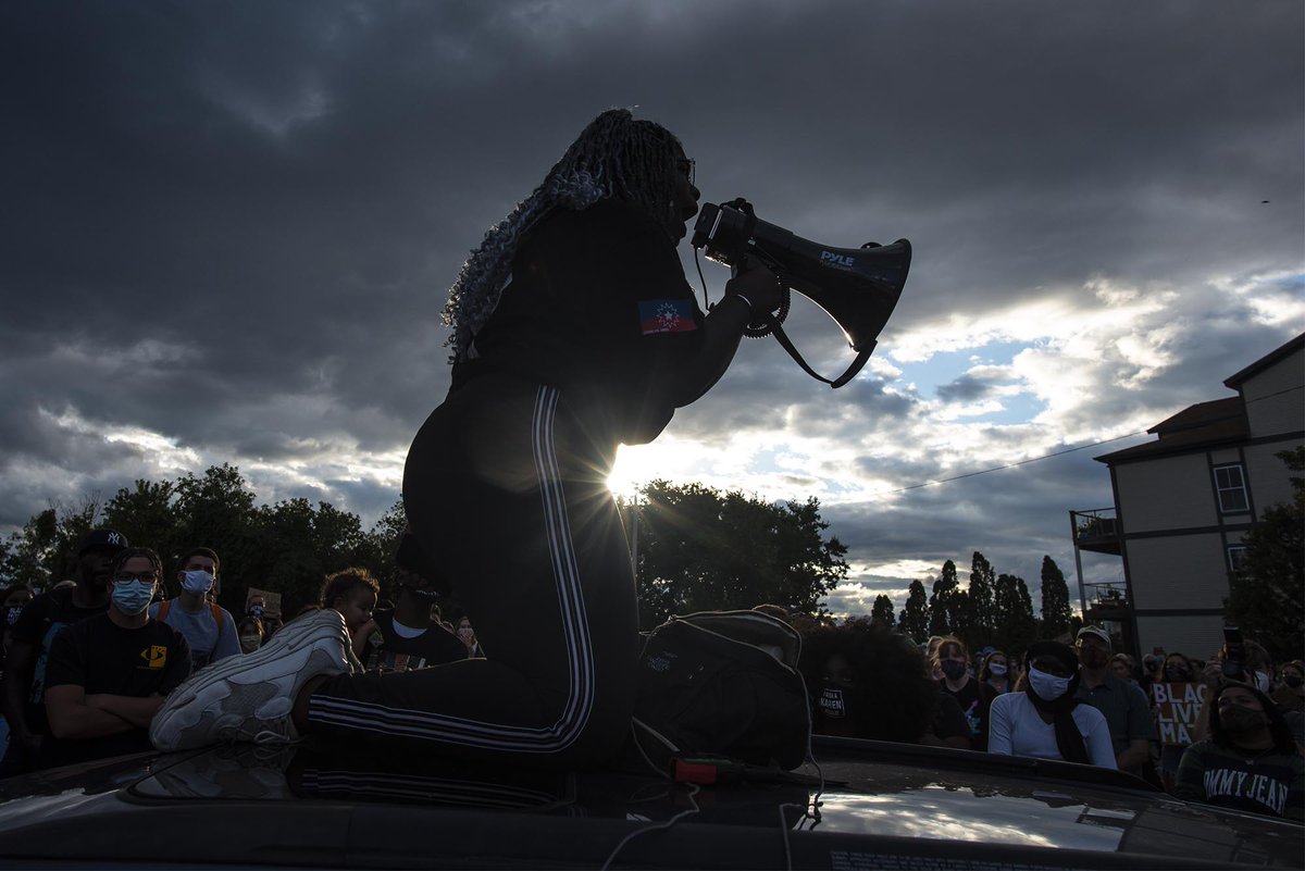 vtdigger's tweet image. About 300 people marched on the Burlington Police Department on Tuesday evening to protest the shooting of Jacob Blake at the hands of police in Kenosha, Wisconsin. Photos by @GlennVermont. #btv