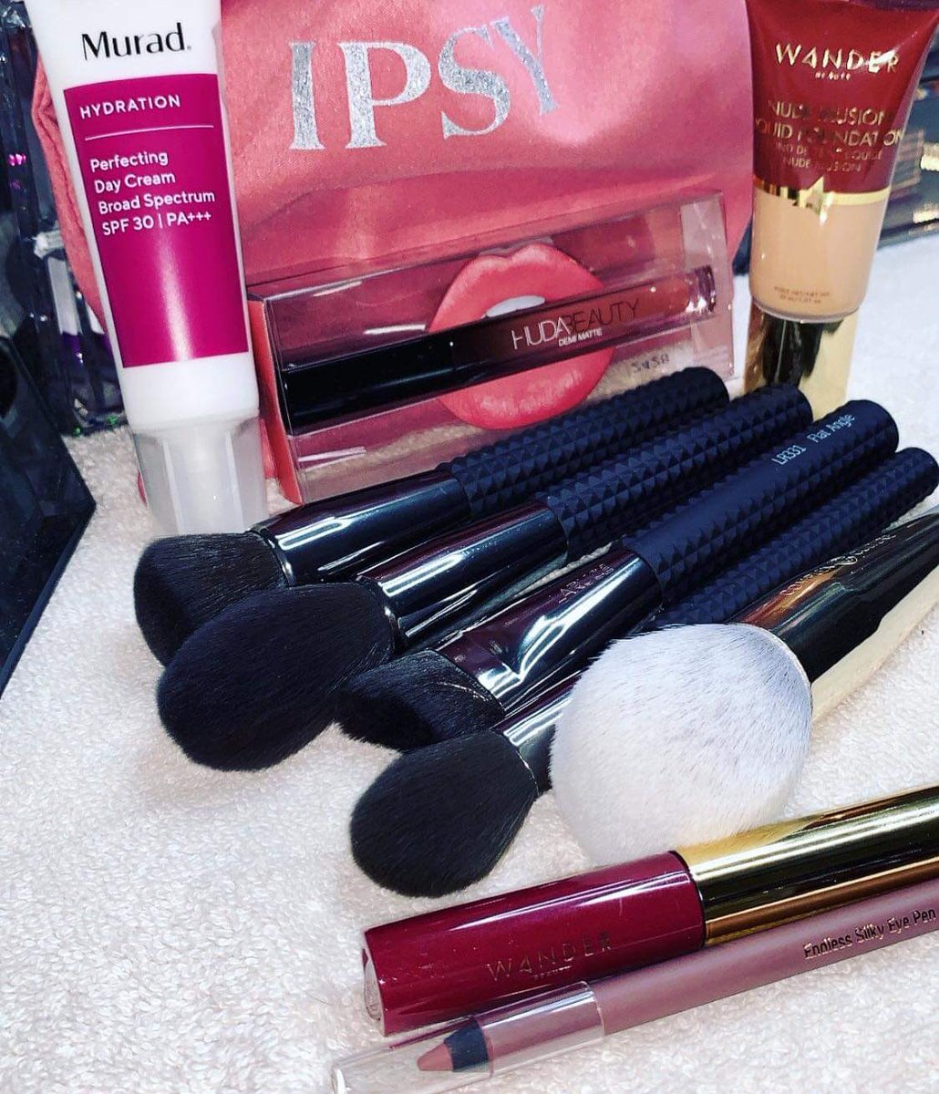 BoxyBaddies's tweet photo. Our beautiful admin @Beemersbaby received her Ipsy Glam Bag Plus and her add ons😍 The @hudabeauty Demi Matte in SHEro is gorgeous! Who else is loving the new choice system @IPSY has that allows you to choose 3 of your 5 items for the Plus bag? #ipsy #ipsyplus https://t.co/8aju4aTIQF