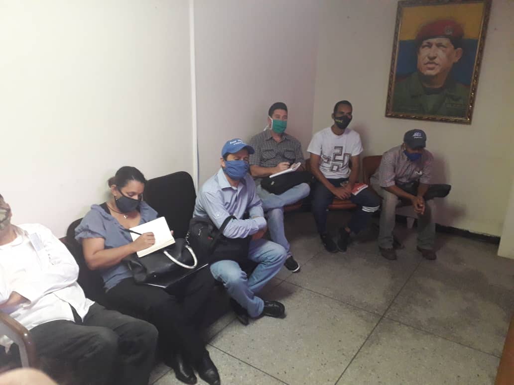 _TribunaPopular's tweet photo. #25Ago Las fuerzas políticas y sociales revolucionarias de #Falcón, tras un intenso debate sobre la situación política nacional e internacional, acordaron la constitución de la #AlternativaPopularRevolucionaria en la región para la lucha contra el capital y el reformismo. https://t.co/96r9mhN1xJ
