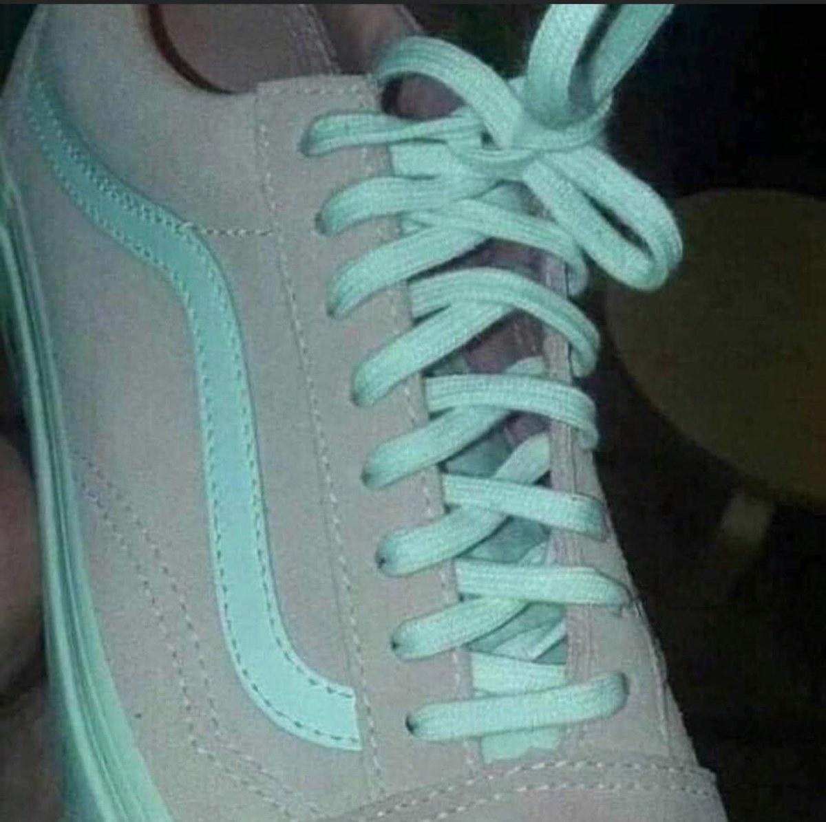 NFLFantasy_More's tweet photo. Ok peeps.   What ya see?  I’ve got pink and white.  Go. #pinkshoe @FBGarbageTime @1footballguy https://t.co/B2Hs941NsD