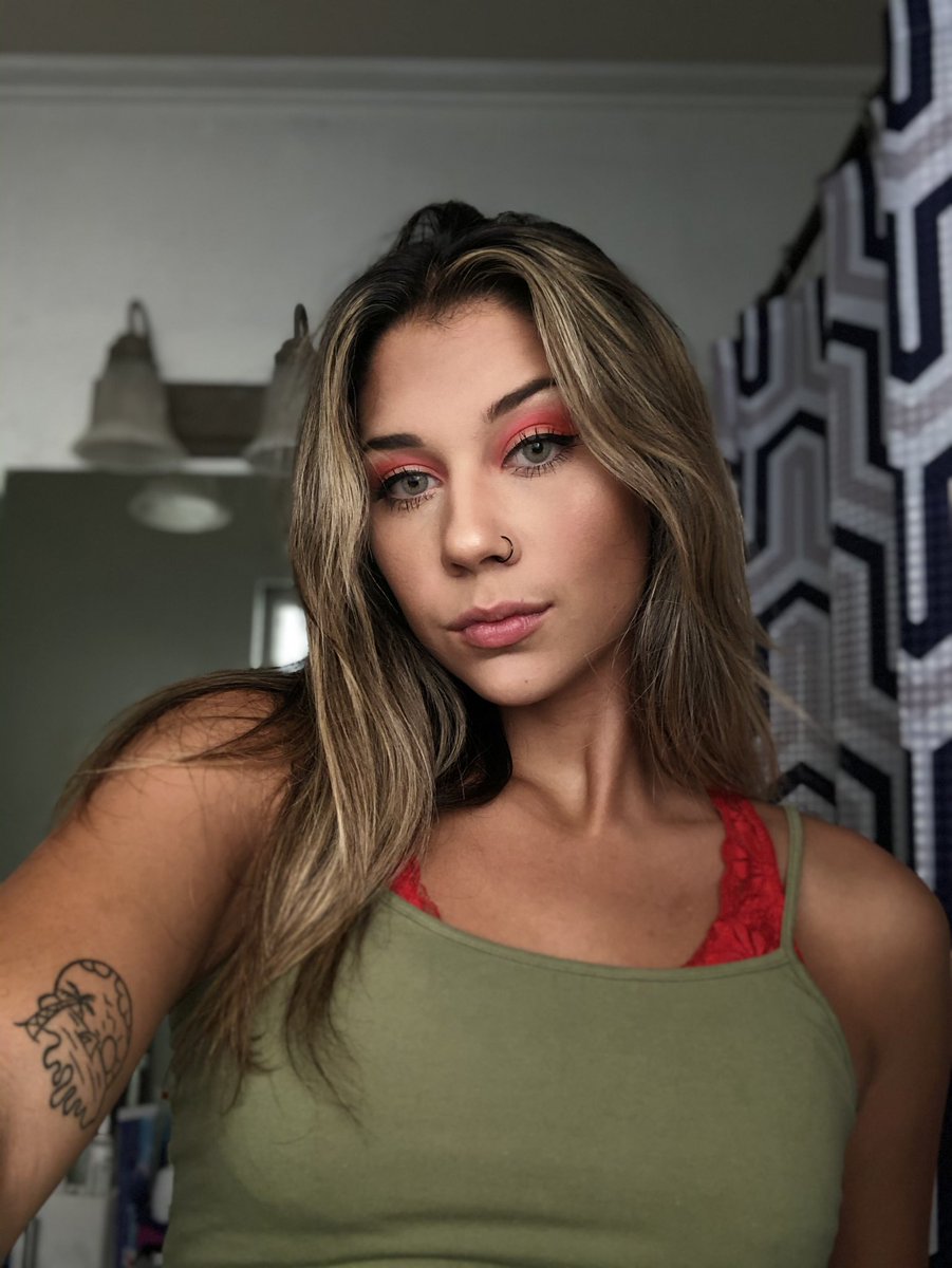 BabyyMagss's tweet photo. Ain’t no bitch fucking with me 🤪 https://t.co/y7s8k09JoE