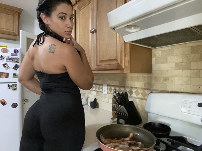 I like my bacon like you love me..... Thick Cut!!! https://t.co/WbqhZHXcix<a href="/tag/mvp"class="tags"><span>#mvp</span></a>