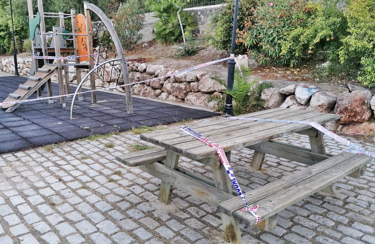 Precintados los parques, merenderos, y pistas deportivas e infantiles de <a href="/AyuntArchidona/">Ayunt Archidona</a> recuerda que el uso de estos lugares publicos puede generar sanciones economicas.
Paremos este virus juntos.
Colabora¡¡¡¡¡¡ es por ti, es por todos.

#PoliciaLocalArchidona.