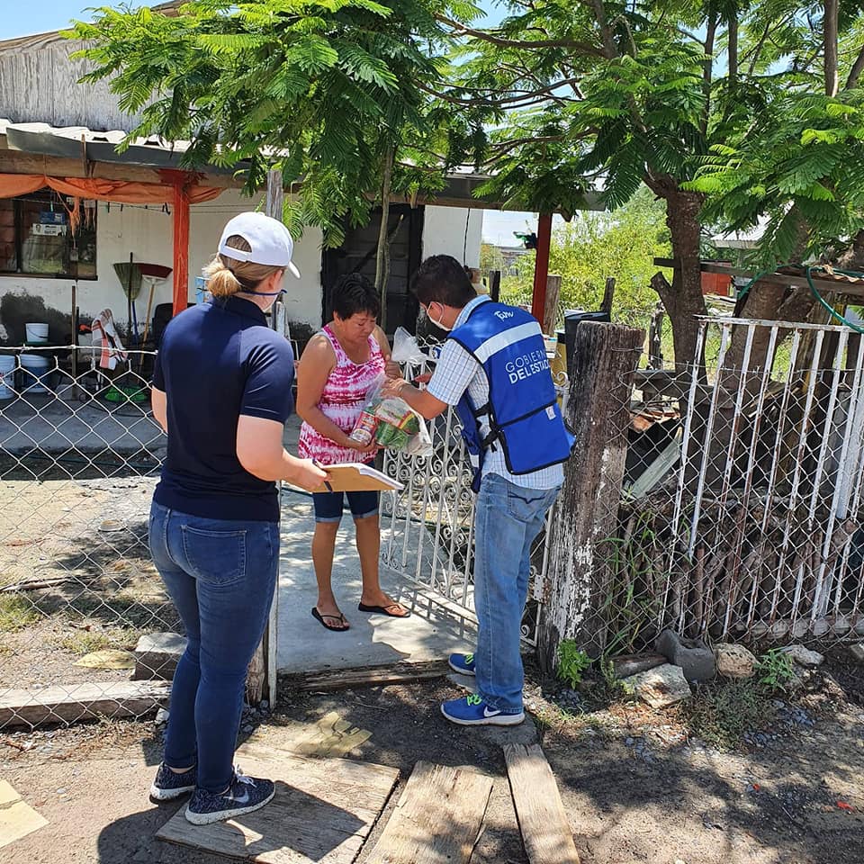 Trabajo_Tam's tweet photo. En el municipio de #DiazOrdaz, personal de @Trabajo_Tam colabora entregando a familias de diversas colonias y ejidos, damnificados por el huracán Hanna, recursos destinados por el #Fonden. El @gobtam trabaja y vela por el bienestar de los #tamaulipecos. @SNE_Tam #TiempoDeTodos https://t.co/PULjL0iXUi