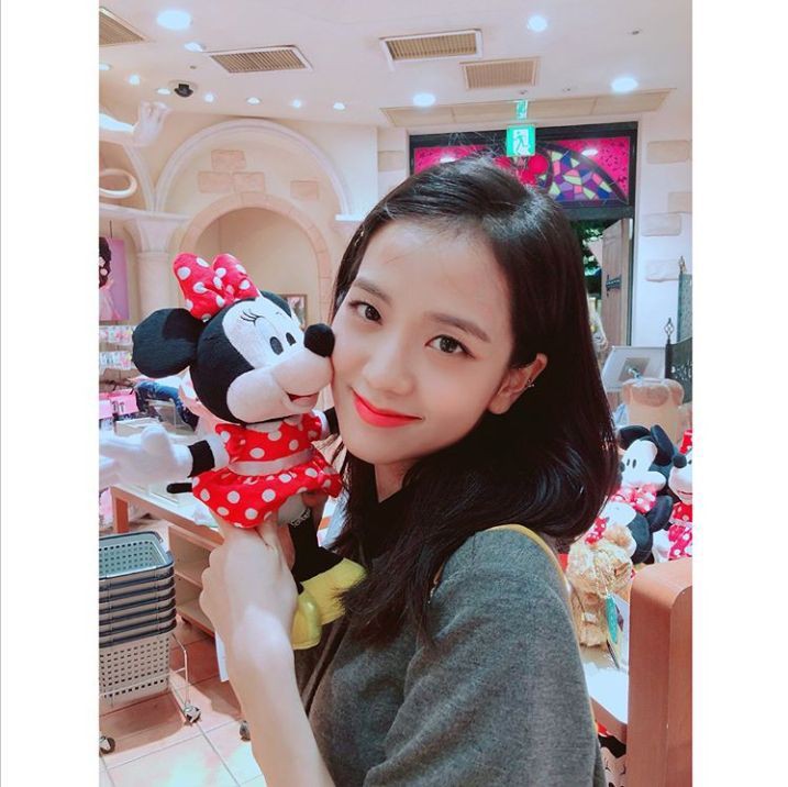 Halo nama gue clarisa zahra,panggil saja clar jangan panggil kelar😐 newbie tolong ajarin ya cantik dan ganteng

Mutualan?Rt+follow cans/gans
Ayo fambest sama clar😆😆

#roleplayerindo 
#roleplayerkpop #roleplaykpop #RoleplayIndonesia #roleplayerindonesia  #rpindo