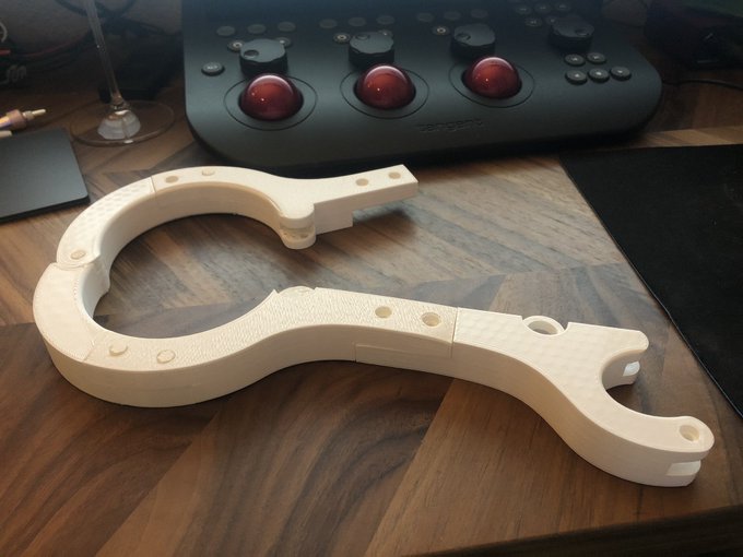 3D printed bondage fiddle (v0.9 beta) is 65% done 😈  I hope @sofia_bun has lots of fun using this on<a href="/tag/baddragon"class="tags"><span>#baddragon</span></a>